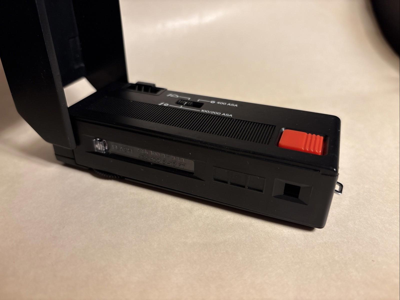 Vintage   Halina 110 Auto Flip Pocket Camera