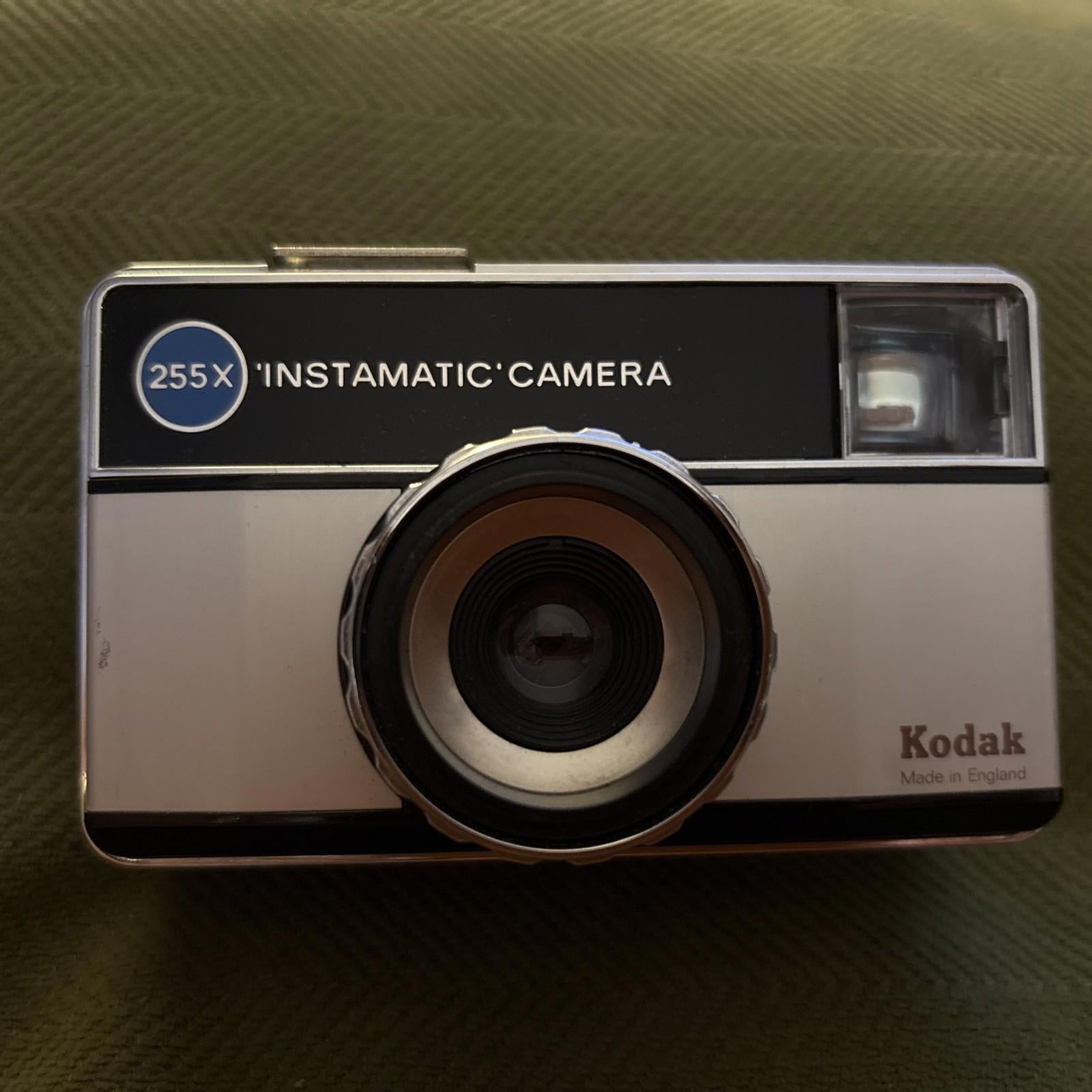 KODAK INSTAMATIC 255X CAMERA 126 FILM c.1971-1977 English Version #4