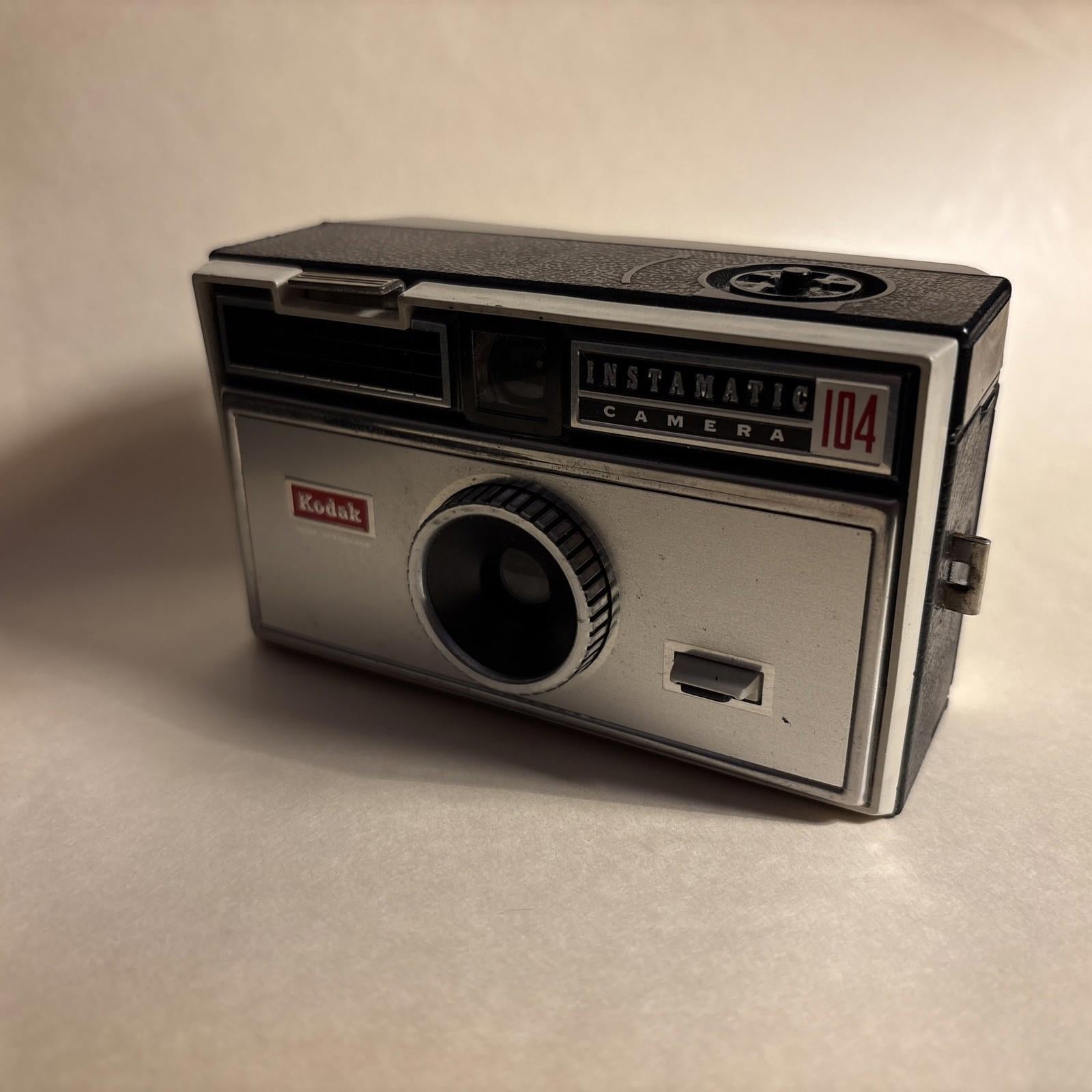 Kodak Instamatic 104 Vintage Camera for Spares Or Repair Demo Show Purposes