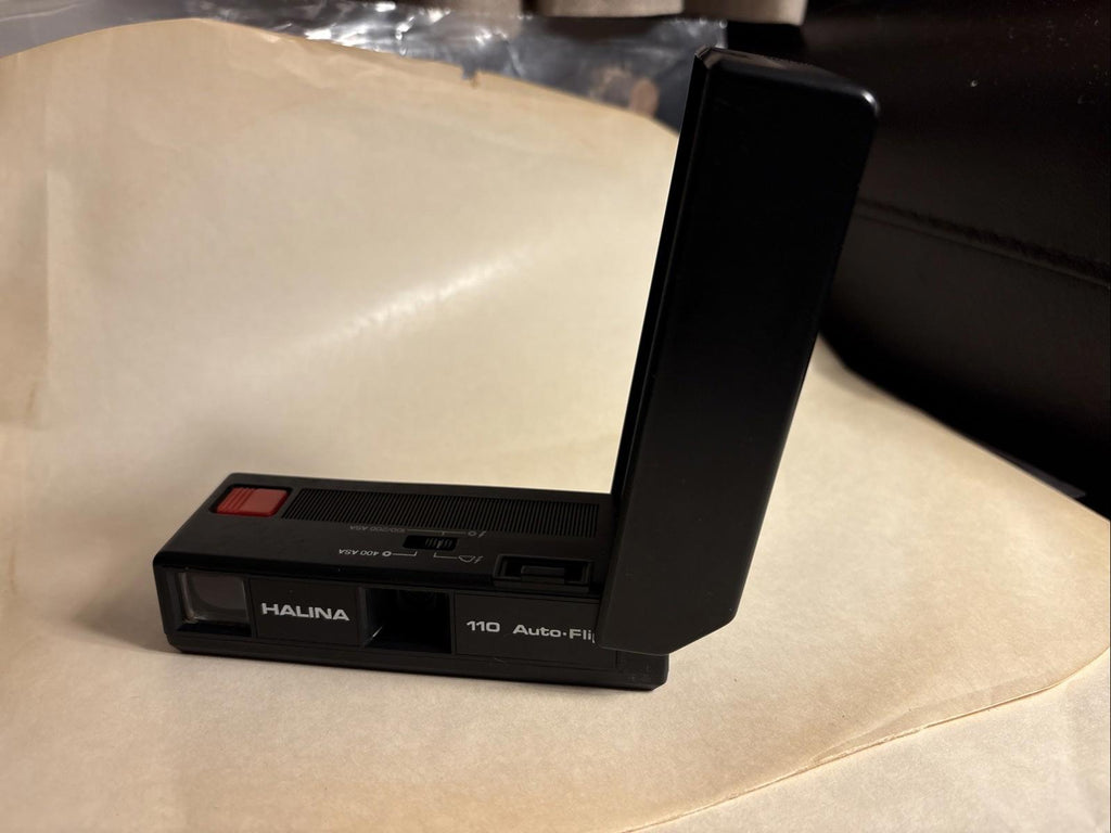 Vintage   Halina 110 Auto Flip Pocket Camera