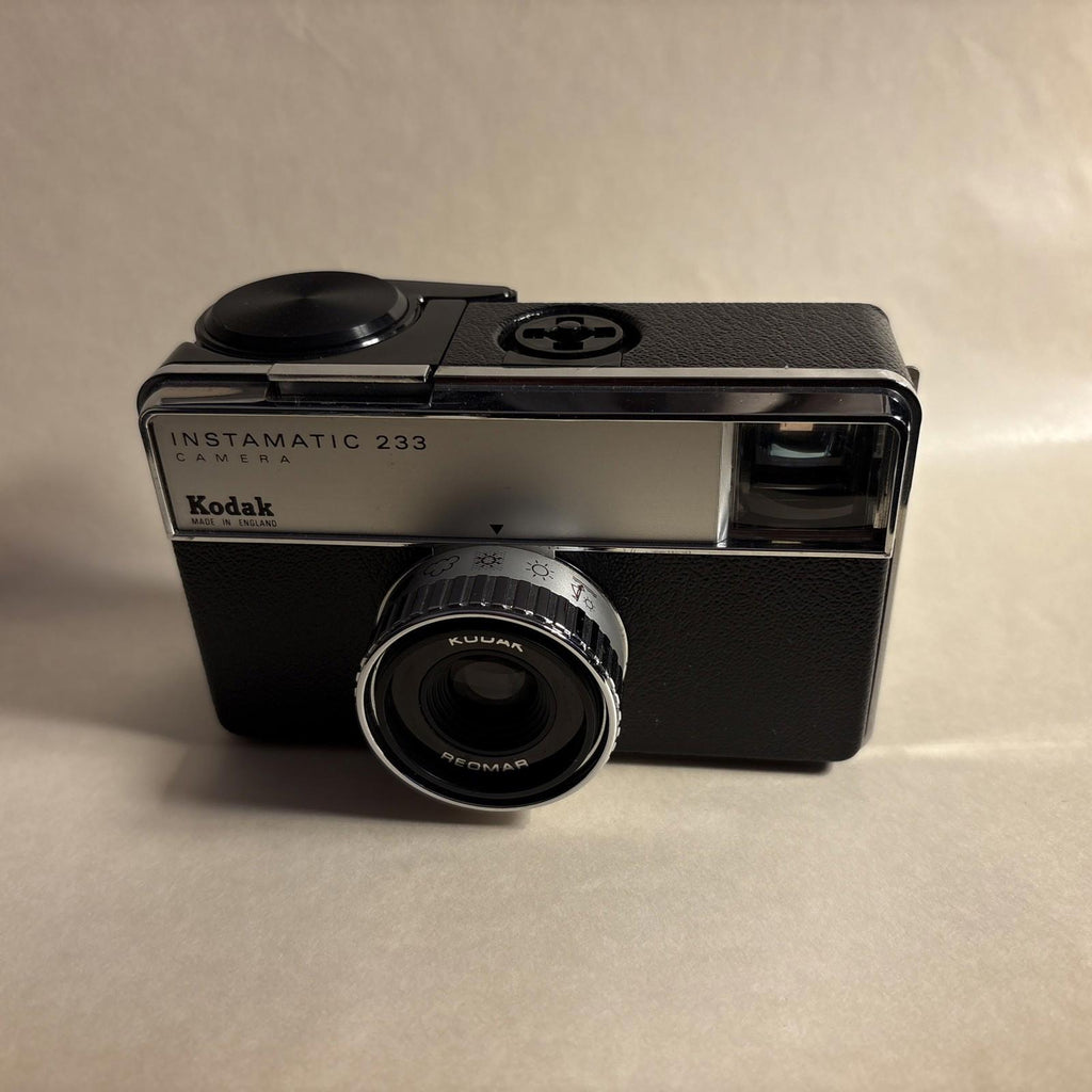 Kodak Instamatic 233 Vintage Camera 1968, Made in England Kodak 126 Film