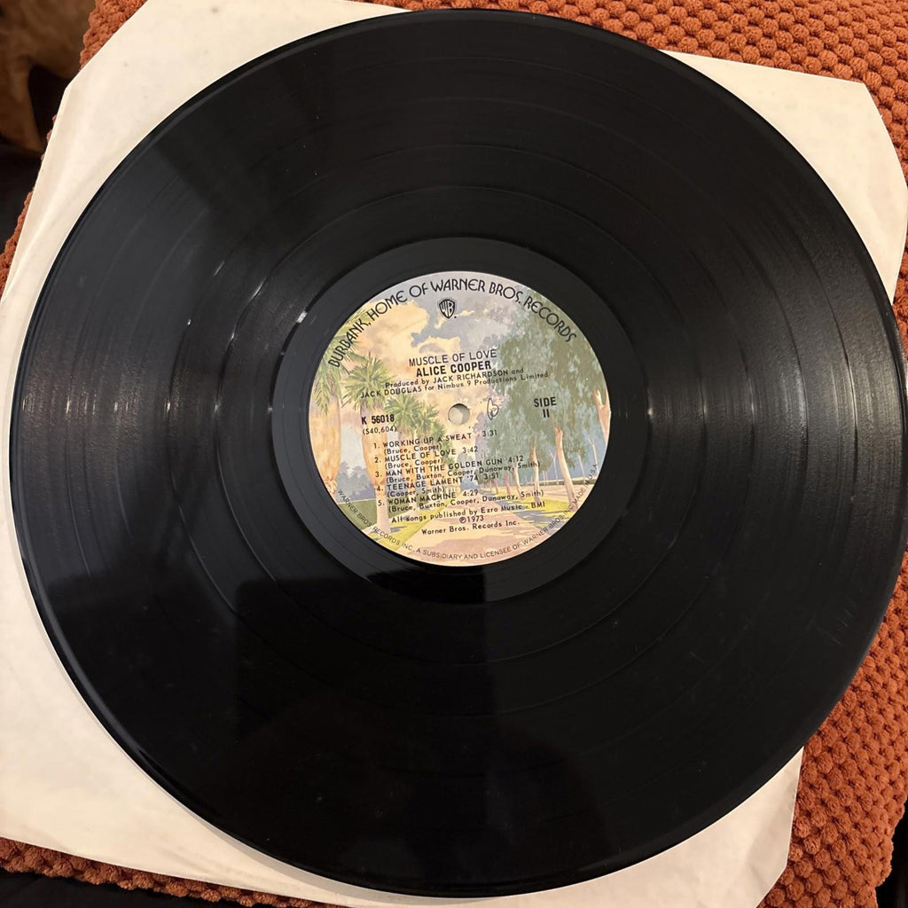 Alice Cooper Muscle Of Love Vinyl LP. K56018. 1973 No Outer Sleeve  1A 1B 1st